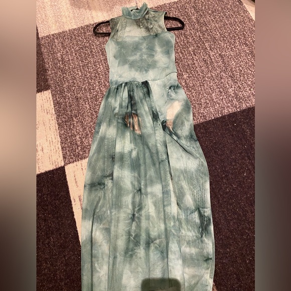 Dance costumes, adult medium. More sizes available if needed. - Picture 6 of 7